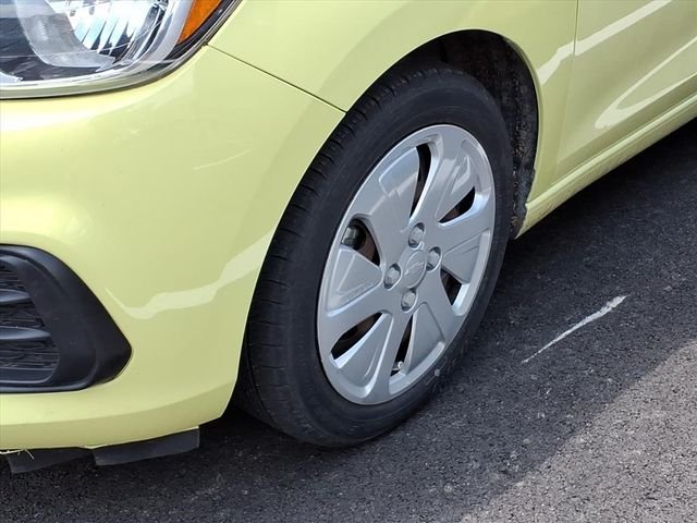 Used 2018 Gold Chevrolet LS image 10