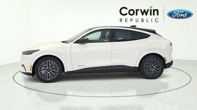 New 2026 Star White Metallic Tri-coat Ford Premium image 4