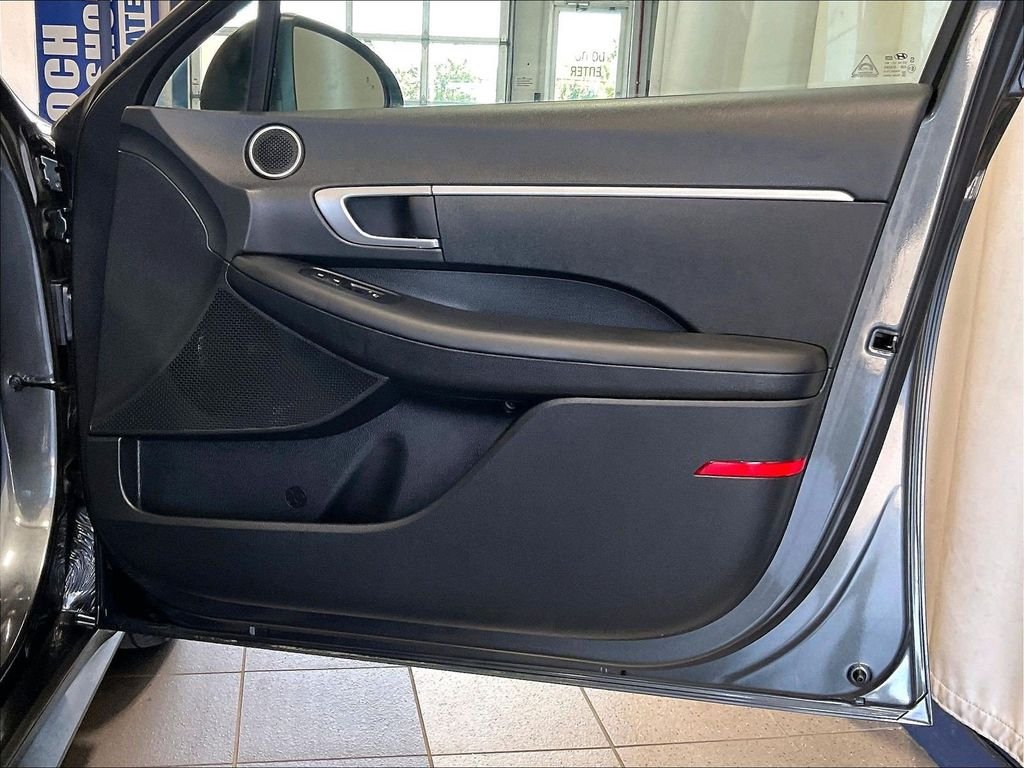 Used 2023 Gray Hyundai SE image 12
