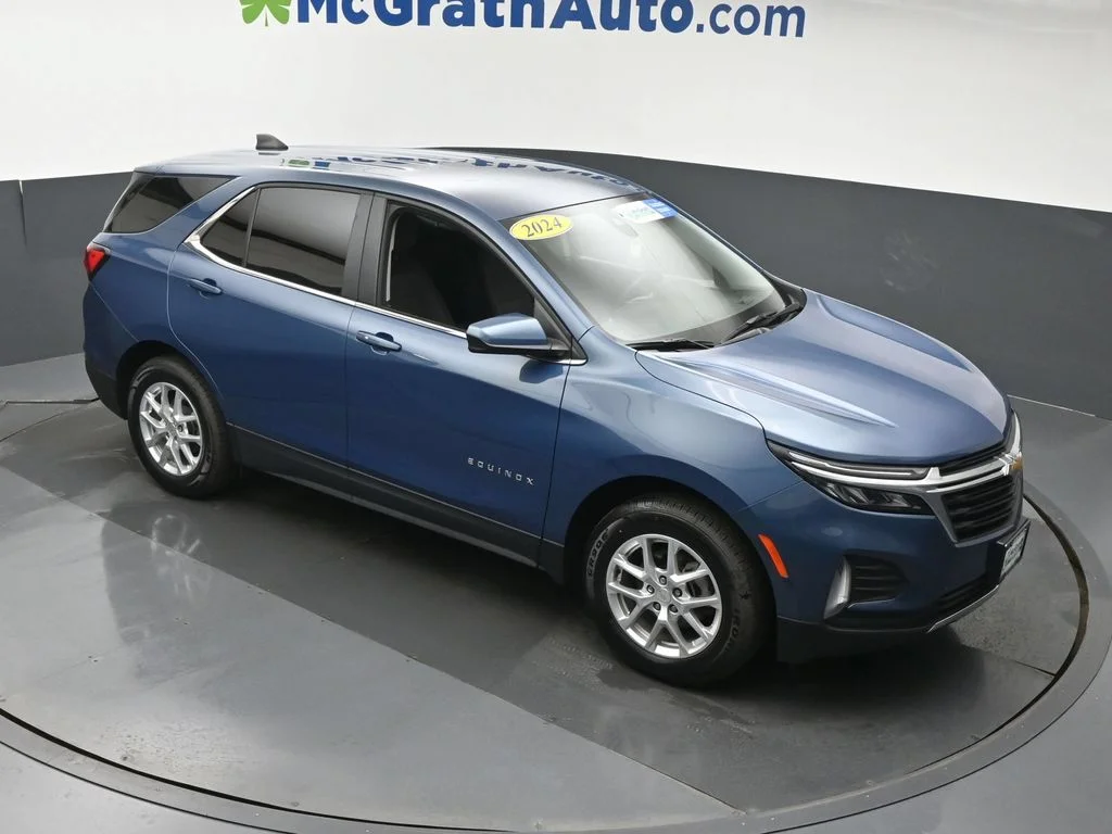 Used 2024 Blue Chevrolet LT image 3
