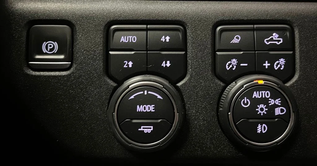 Used 2022 Beige Chevrolet High Country image 32