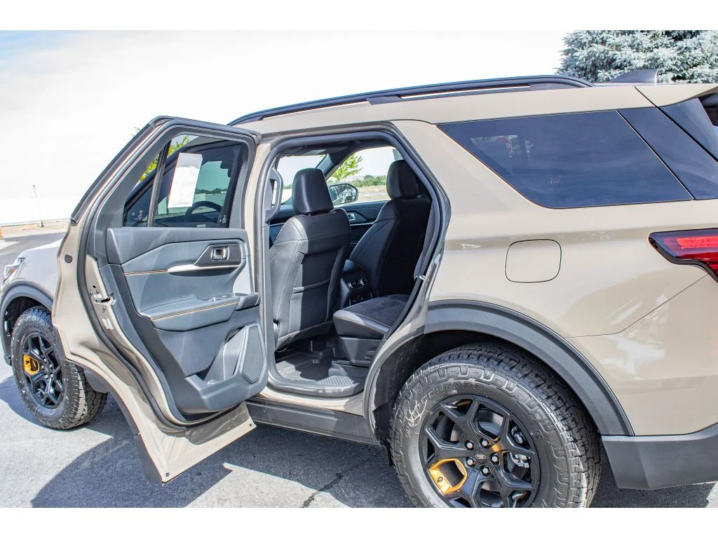 New 2026 MARSH GRAY Ford Tremor image 17
