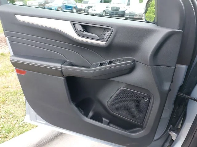 Used 2022 Blue Ford SE image 27