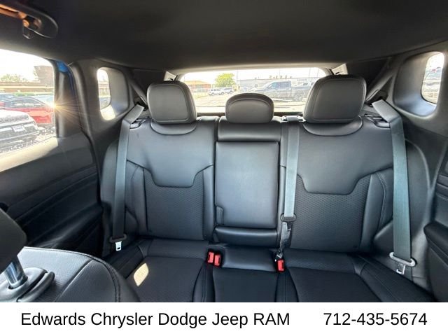 New 2026 Hydro Blue Pearl-Coat Exterior Paint Jeep Latitude image 19