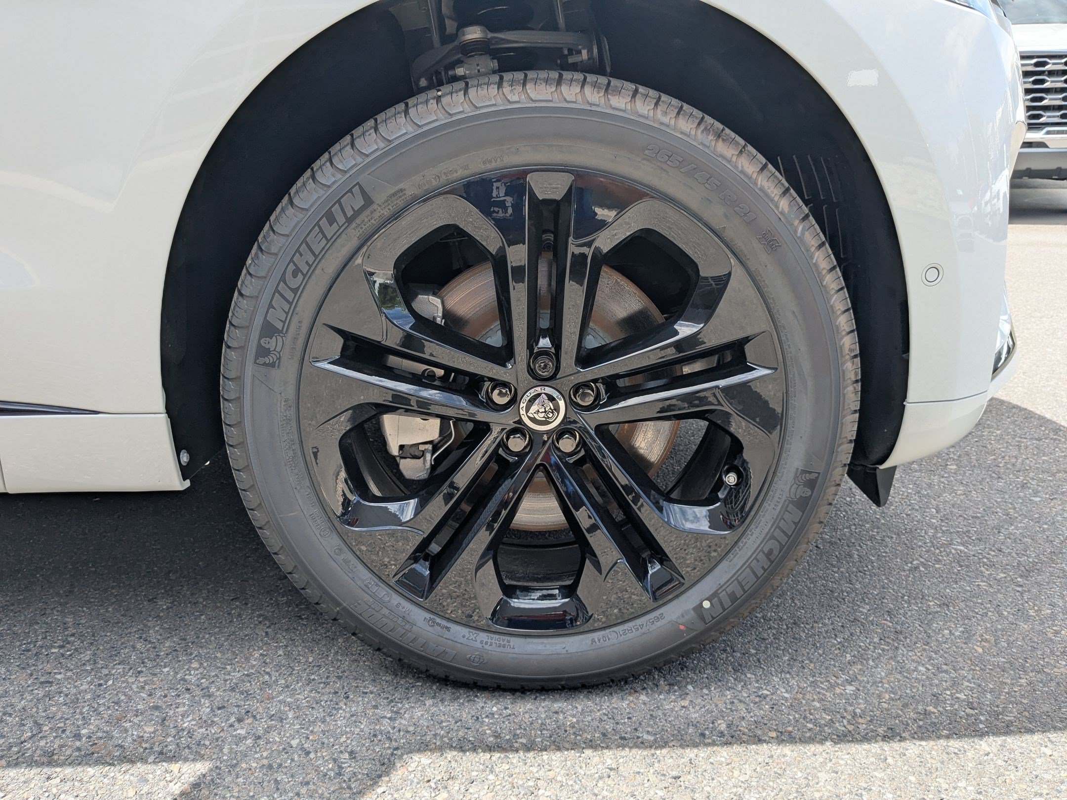 2026 Jaguar F-Pace R-Dynamic S - Photo 34