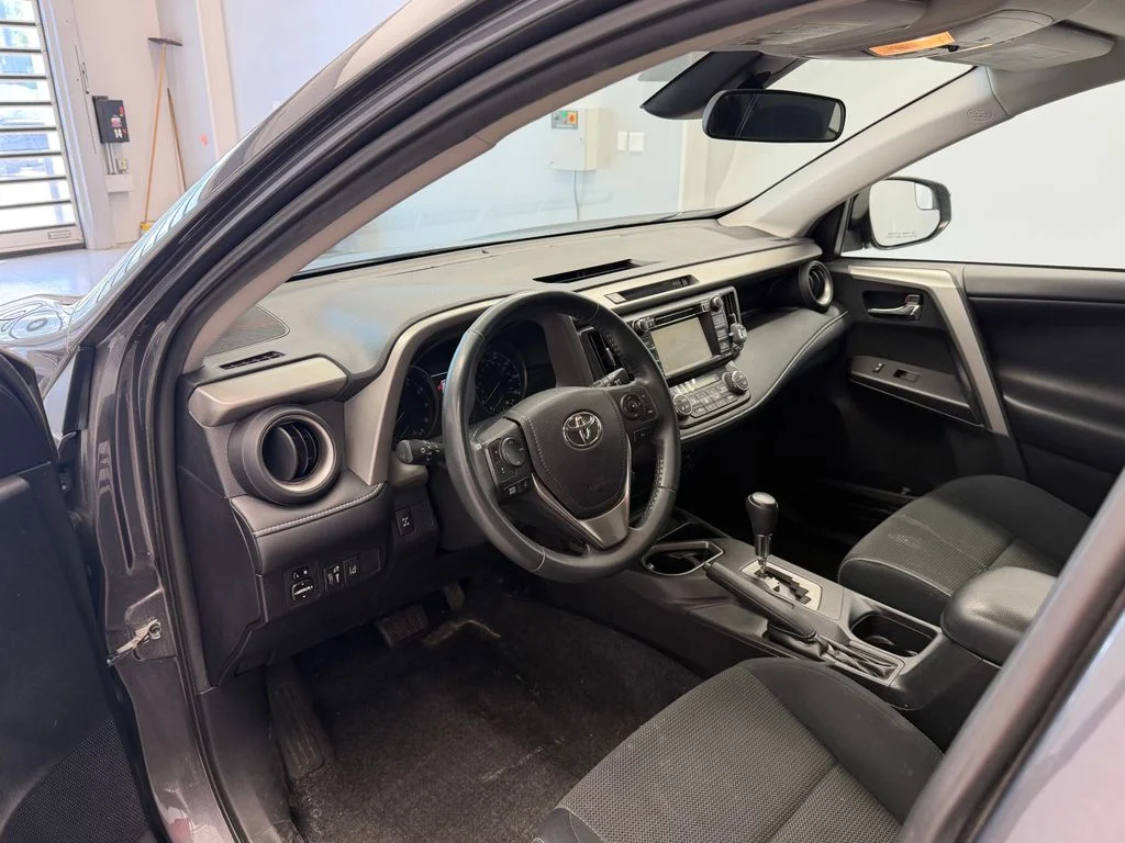 Certified Used 2017 Gray Toyota XLE image 22