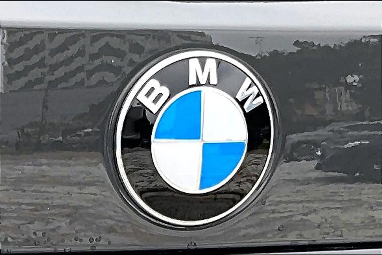 Used 2026 Dravit Grey Metallic BMW xDrive40i image 9
