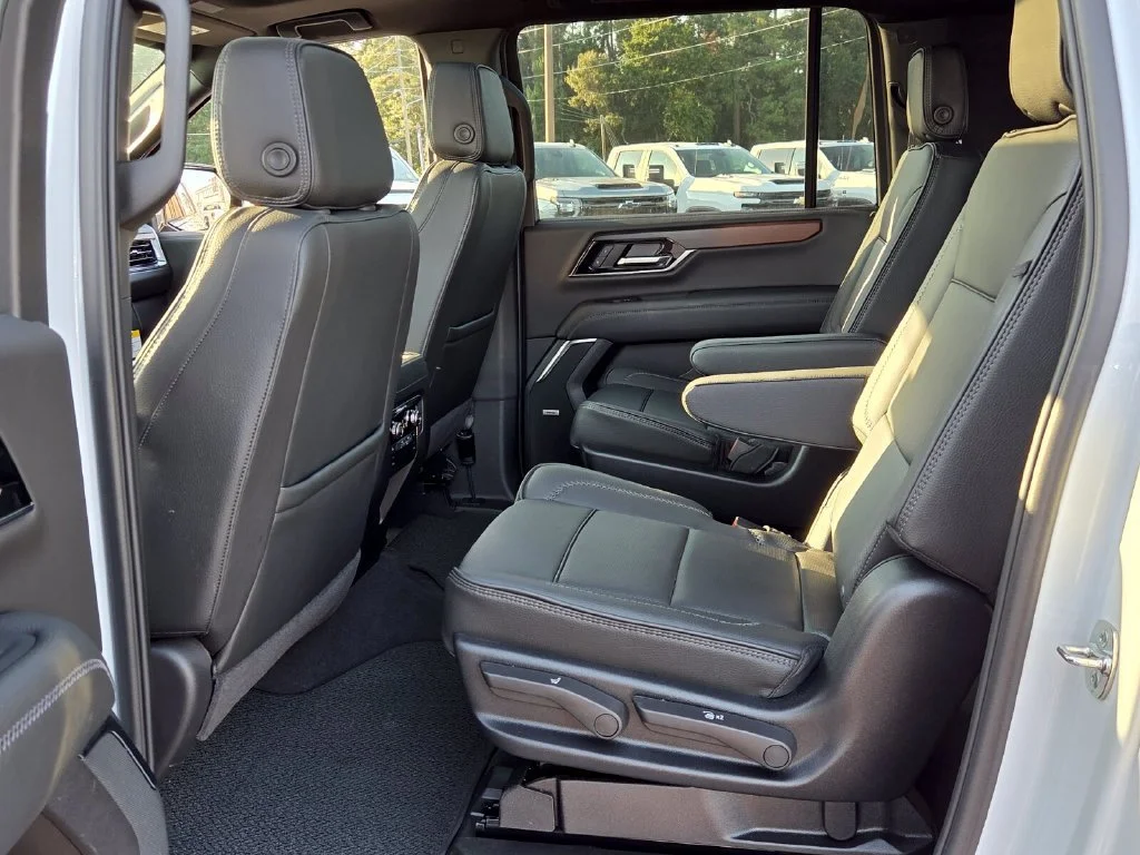 Used 2026 Glacier White Tricoat GMC Denali image 6
