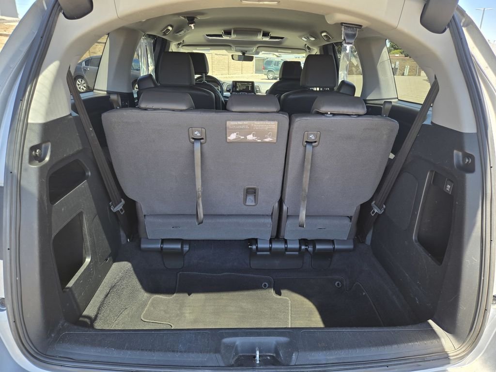 Used 2018 Lunar Silver Metallic Honda EX-L image 9