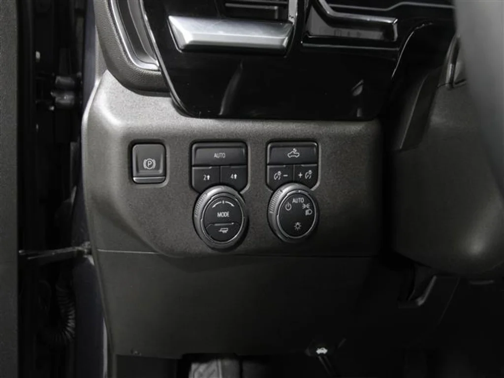 2023 Chevrolet Silverado 1500 LT - Photo 6