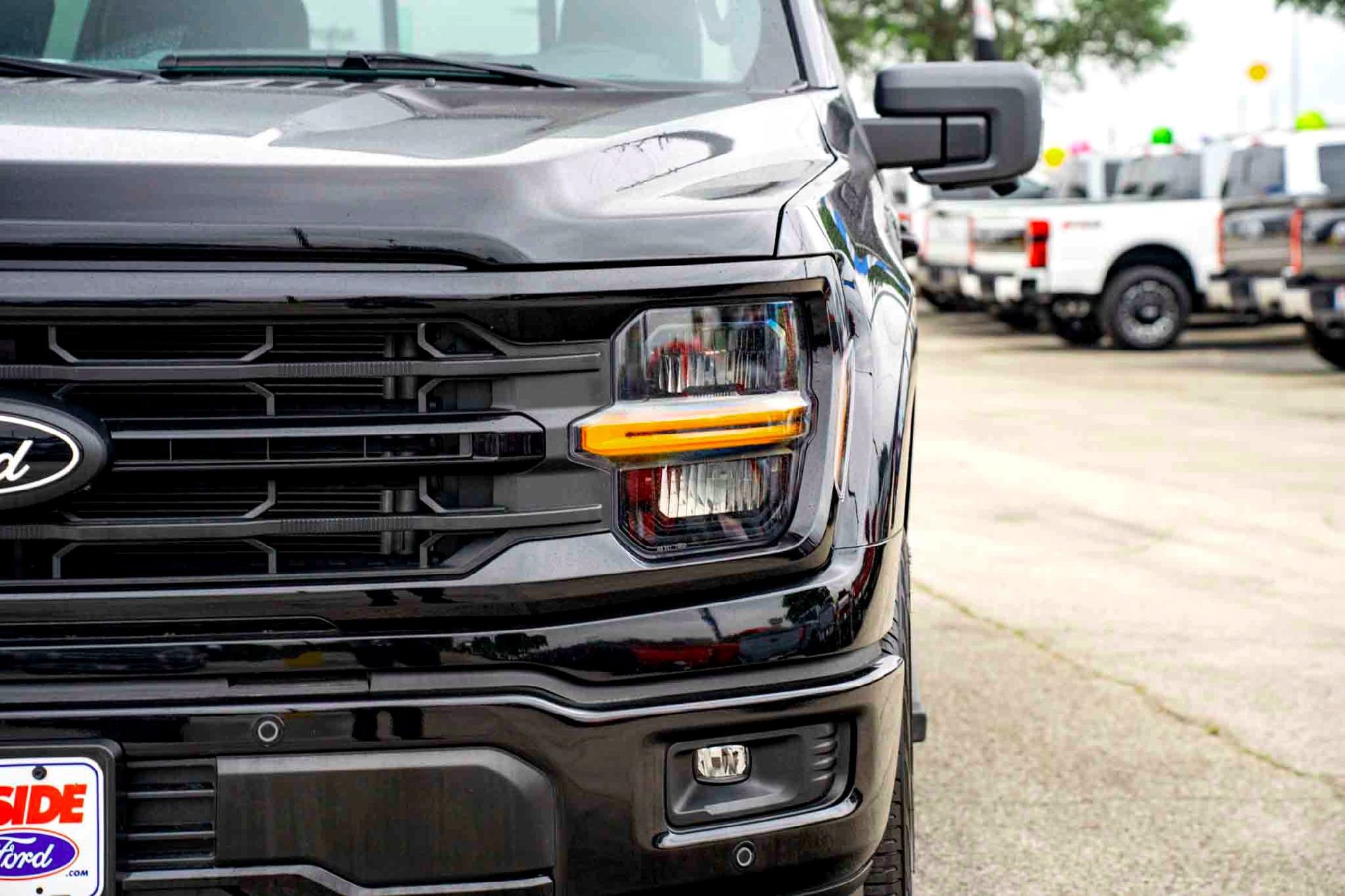 New 2025 Agate Black Metallic Ford XLT image 8