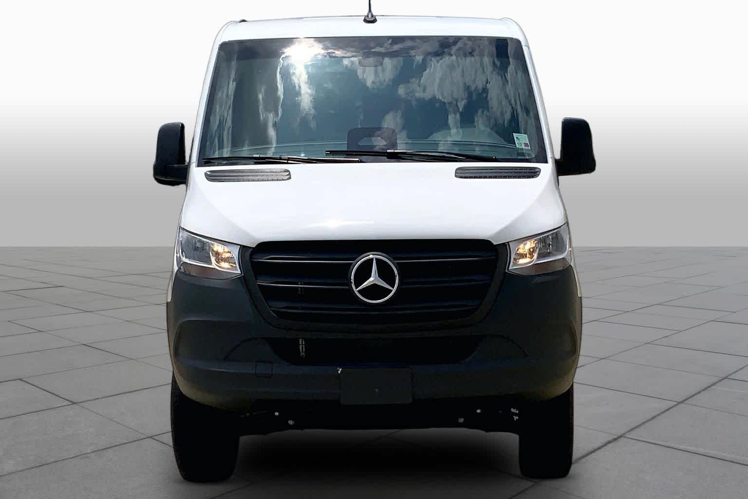 New 2025 Arctic White Mercedes-Benz  image 3