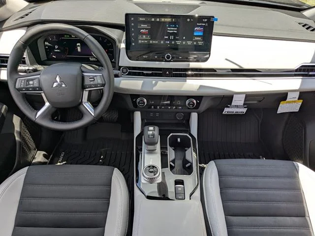 2025 Mitsubishi Outlander SE - Photo 15