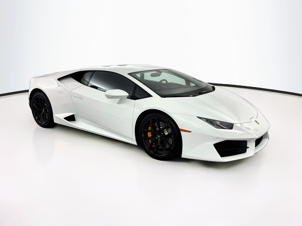 Used 2017 White Lamborghini LP580-2 image 3
