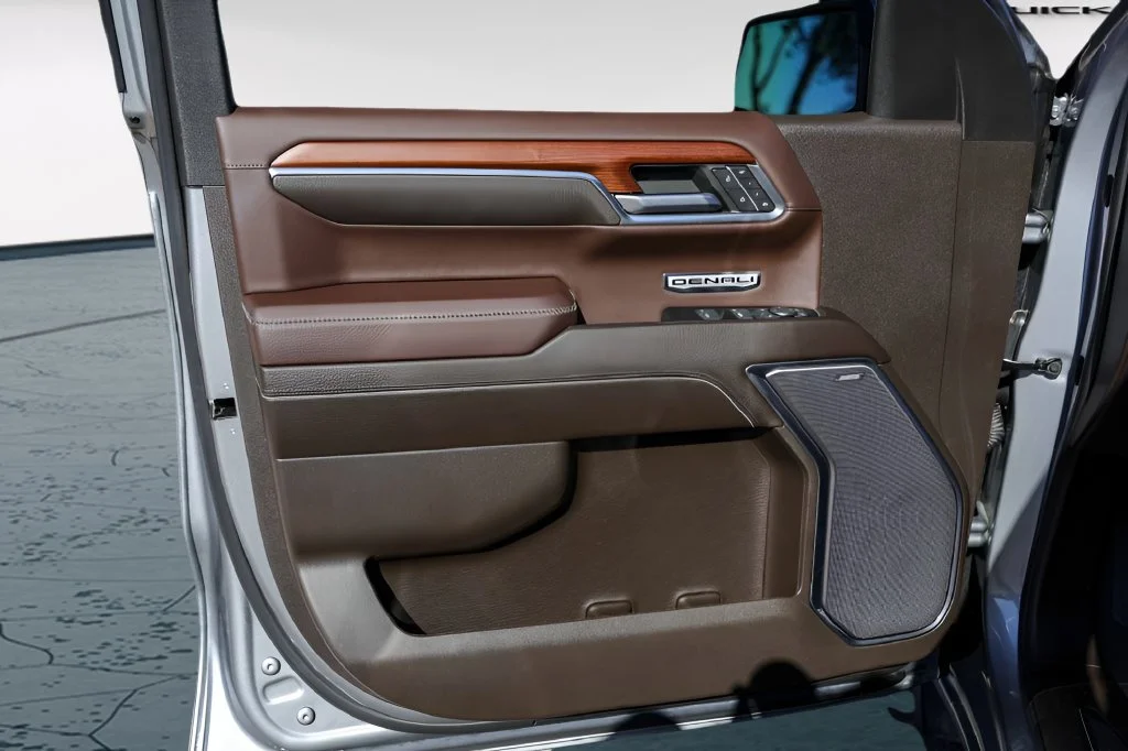 Used 2023 STERLING METALLIC GMC Denali image 26