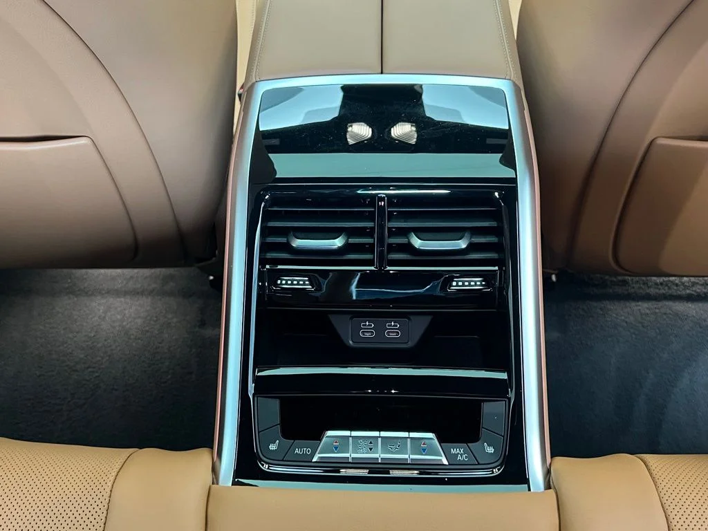 New 2026 San Remo Green Metallic BMW 840i Gran Coupe image 9