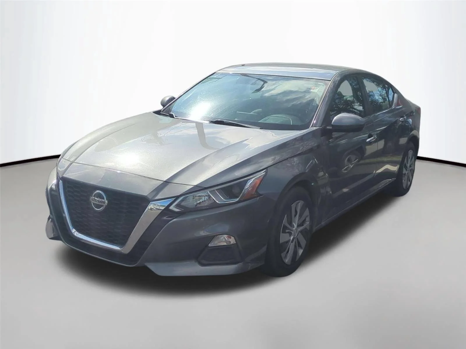 Used 2020 Gun Metallic Nissan 2.5 S image 1