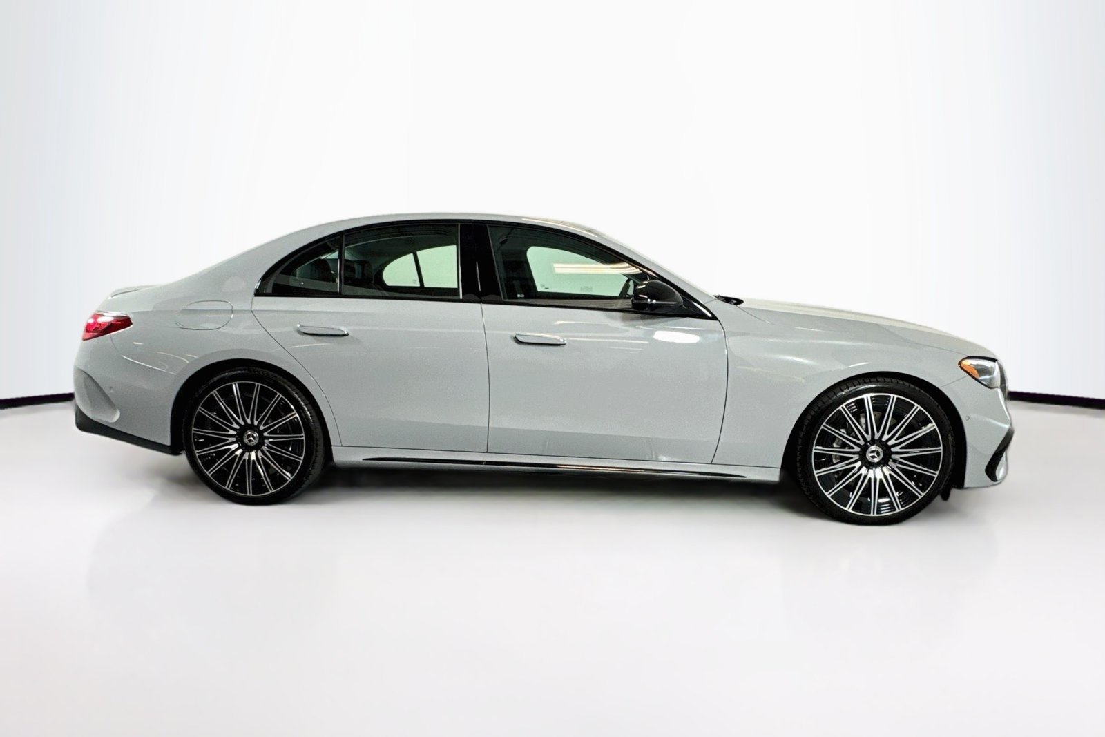 Certified Used 2026 Manufaktur Alpine Grey Mercedes-Benz E 450 image 4