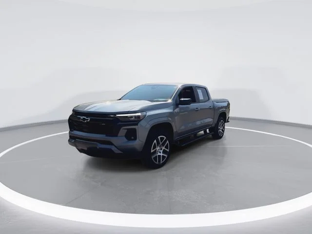 Used 2023 Gray Chevrolet Z71 image 5