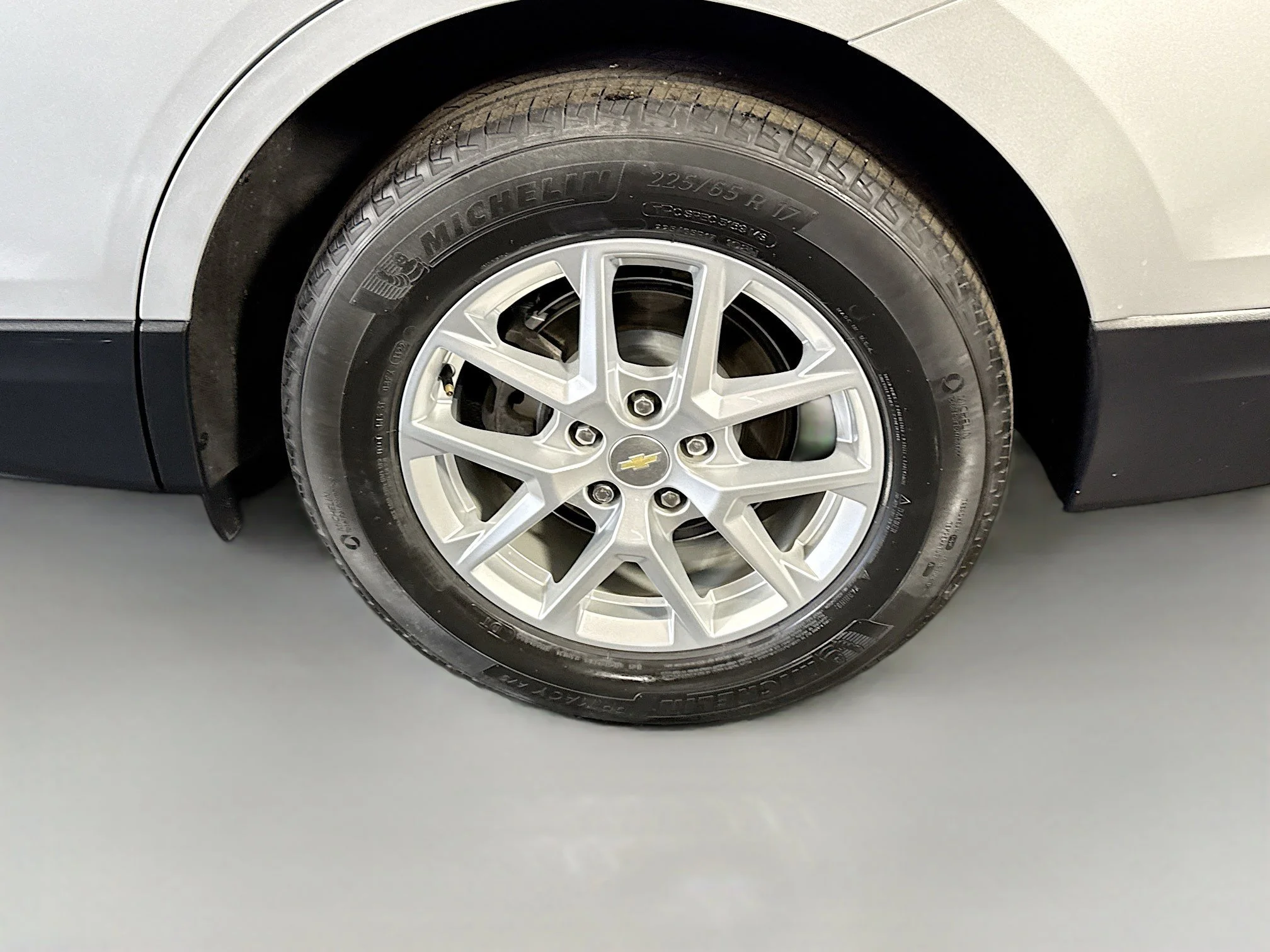 Used 2022 Silver Ice Metallic Chevrolet LT image 33
