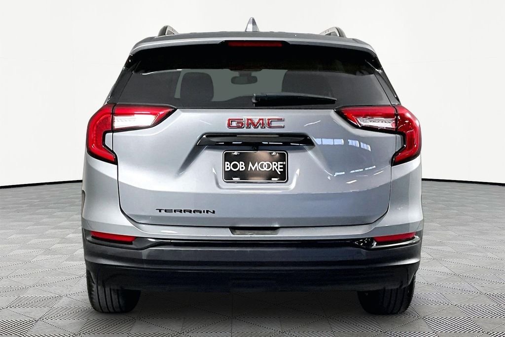 Used 2023 Silver GMC SLE image 5