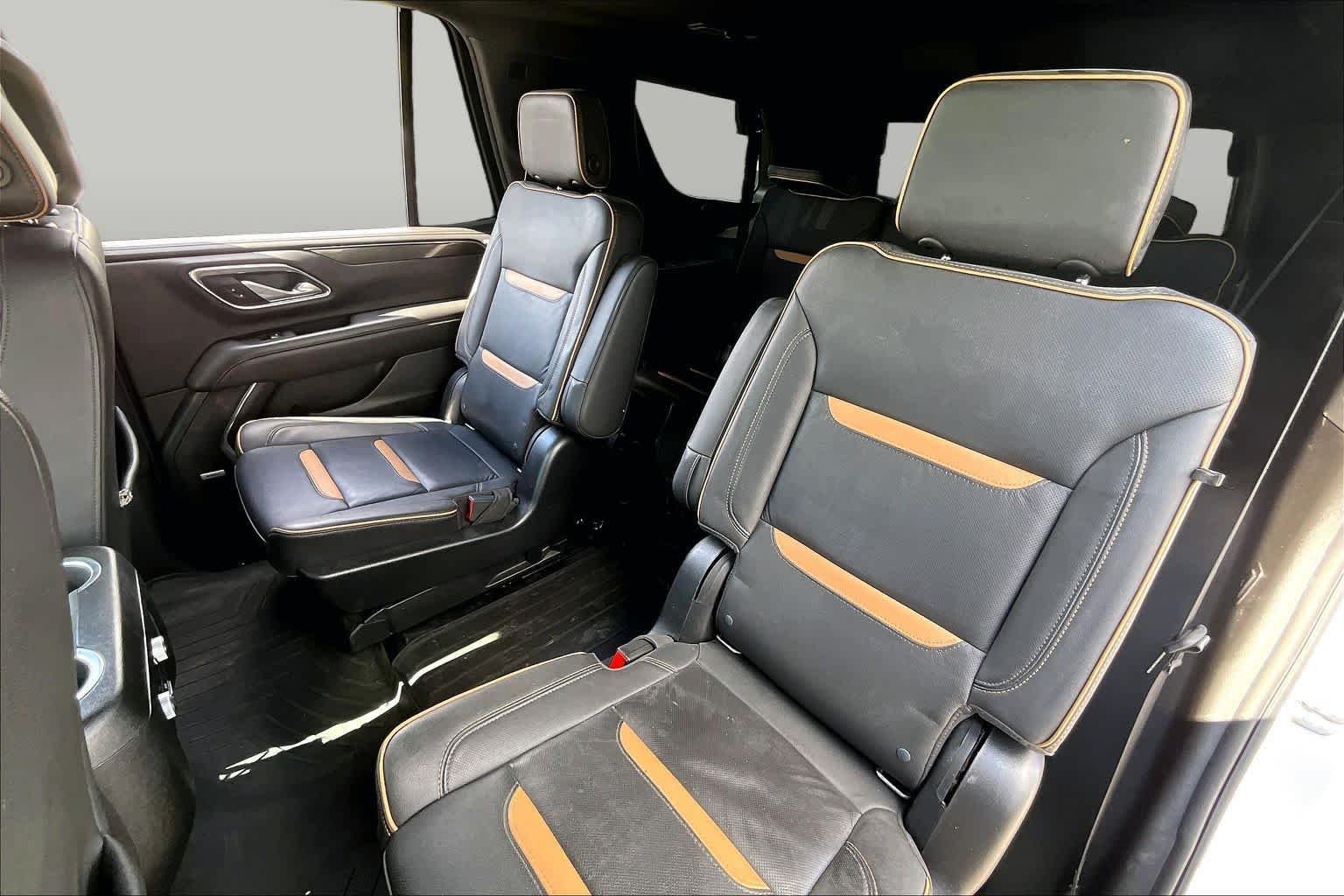 Used 2022 White Frost Tricoat GMC AT4 image 19