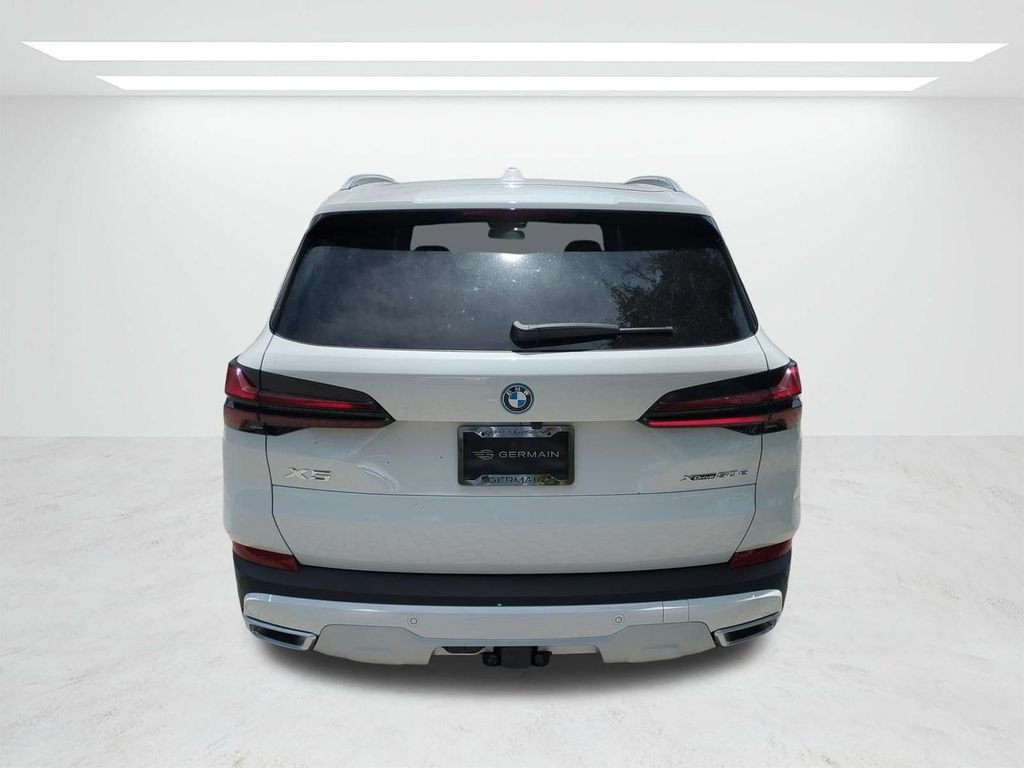 New 2026 Alpine White BMW xDrive50e image 5