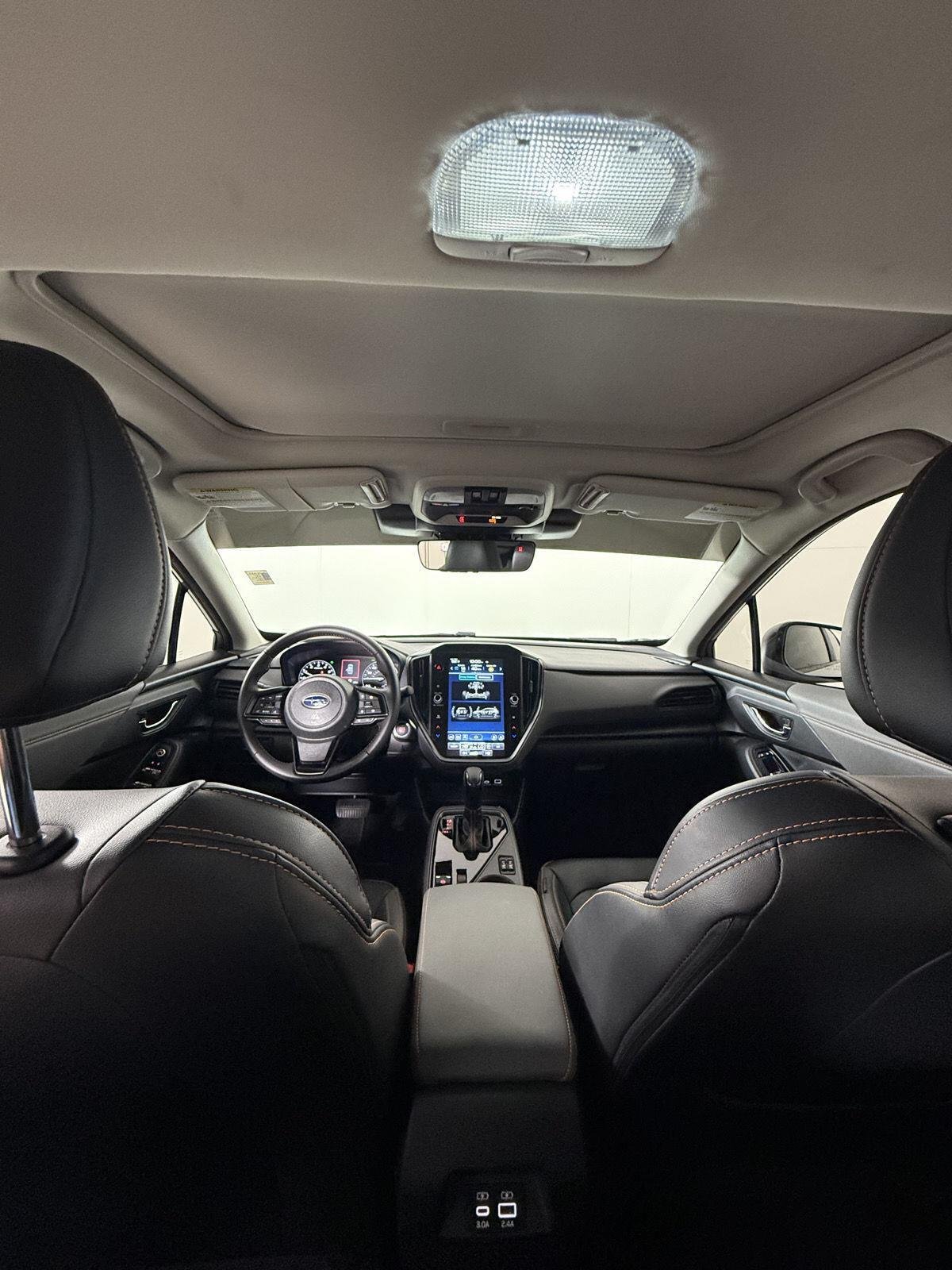 Used 2025 Ice Silver Metallic Subaru Limited image 5