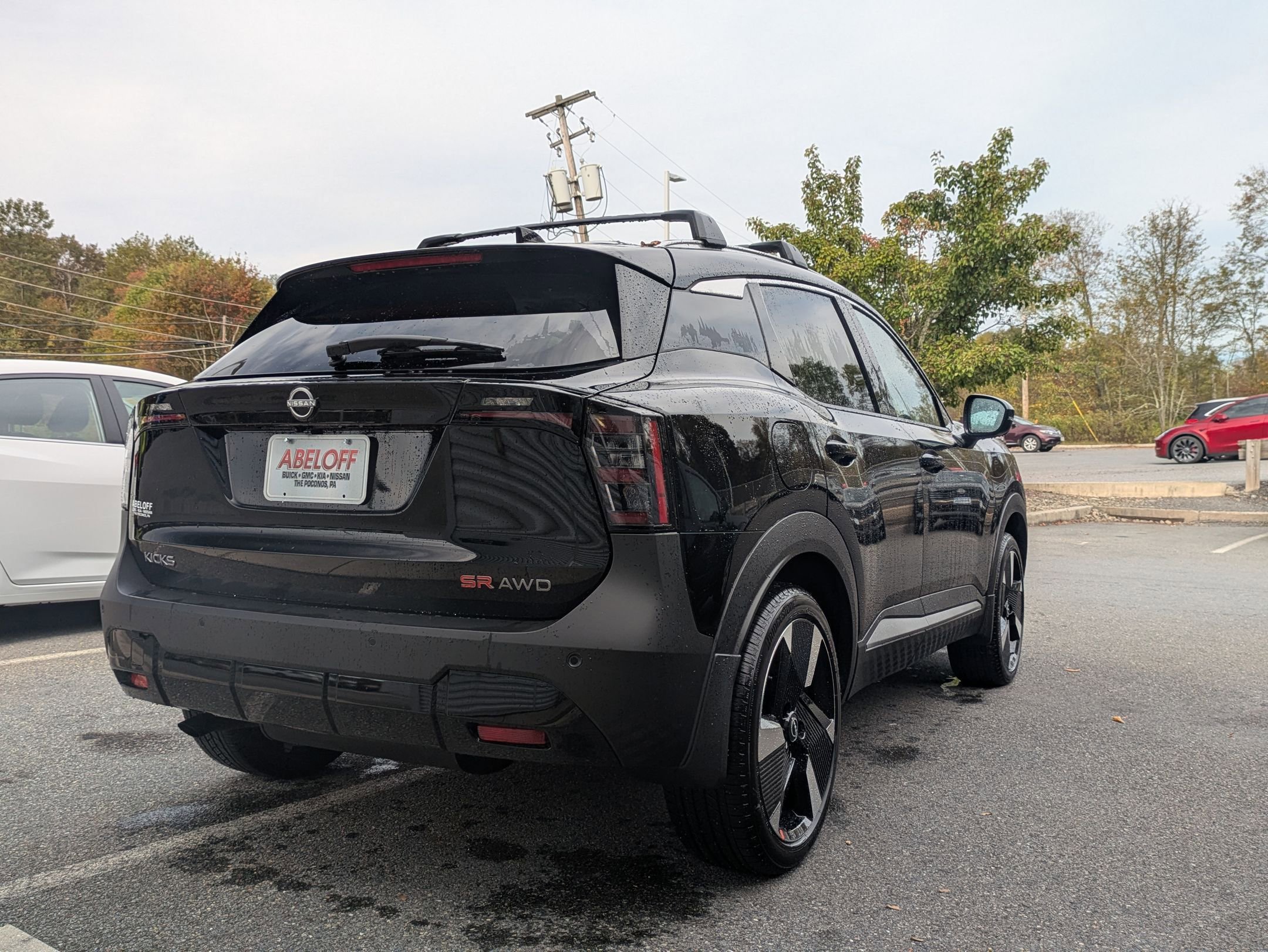 2026 Nissan Kicks SR photo 3