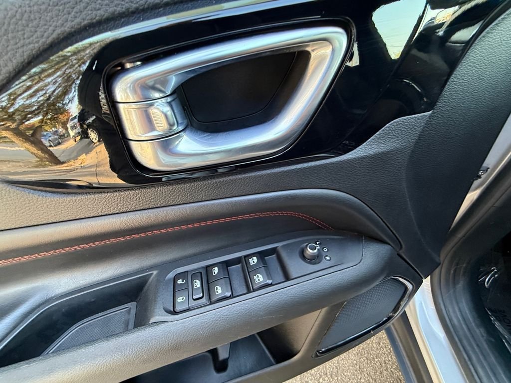 Used 2025 Silver Jeep Trailhawk image 11