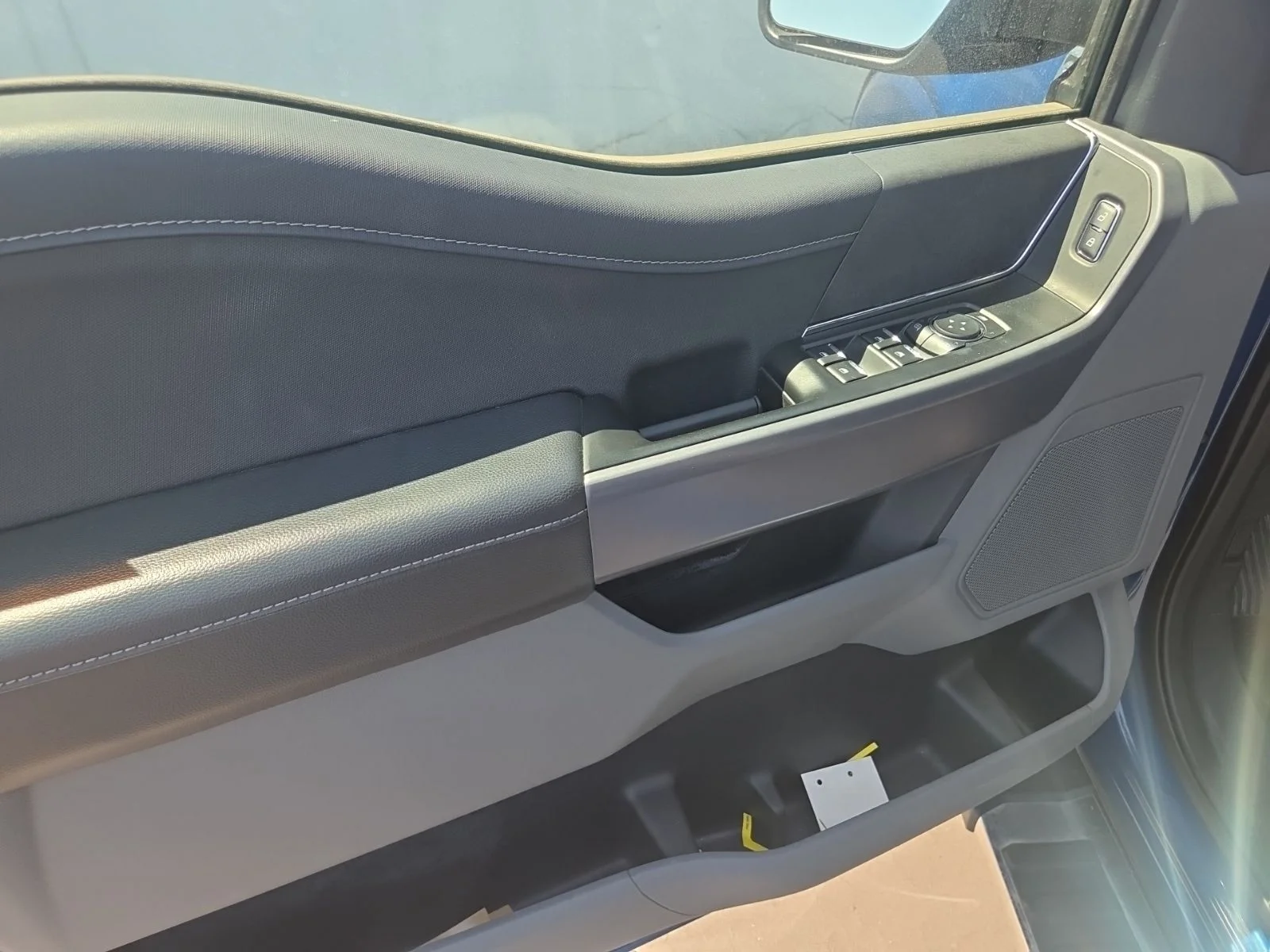 Used 2025 Atlas Blue Ford XLT image 18