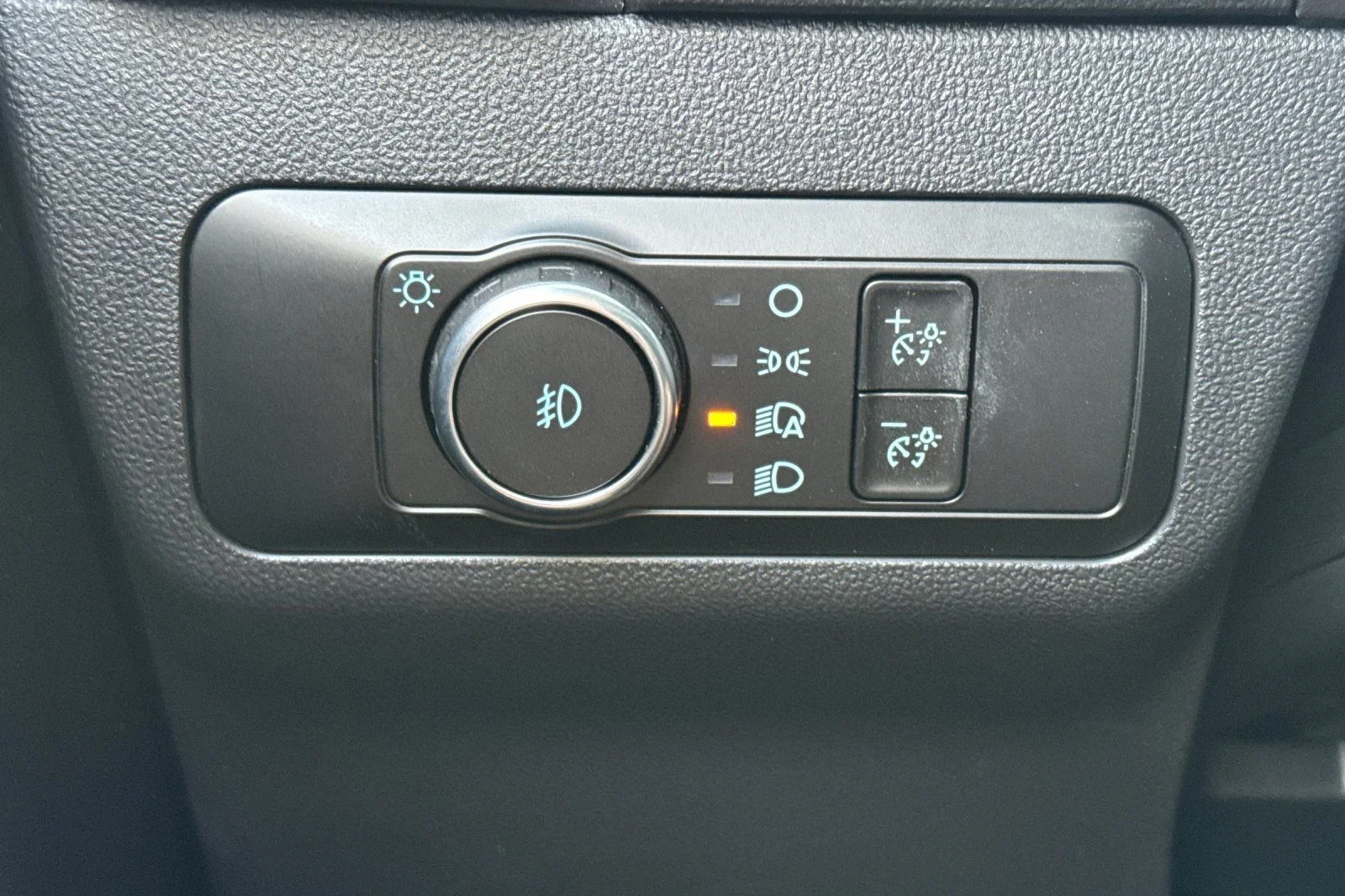 New 2026 Space White Metallic Ford Outer Banks® image 32