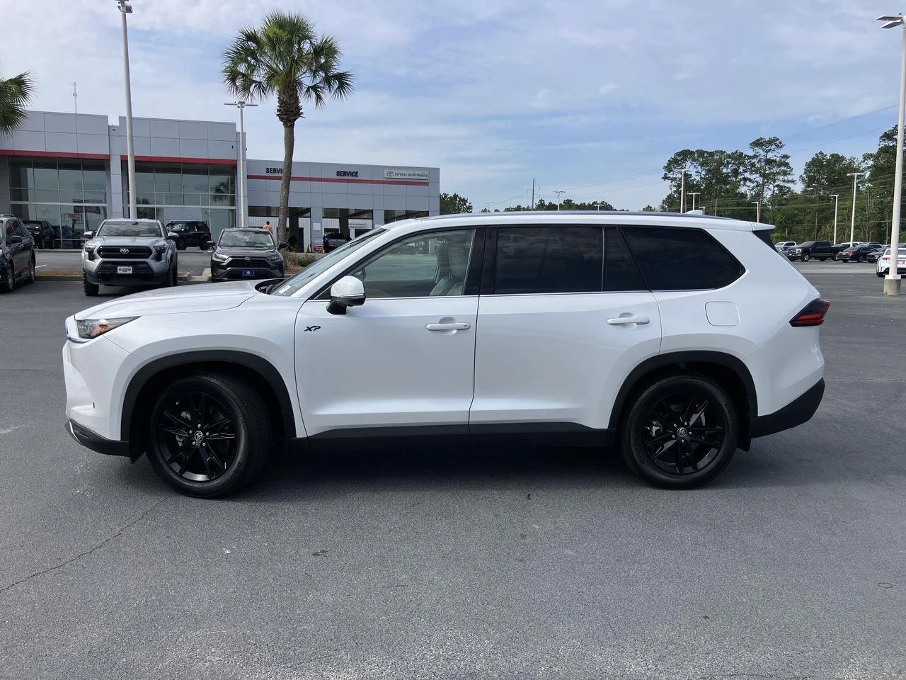 Certified Used 2025 White (Wind Chill Pearl) Toyota Limited image 2