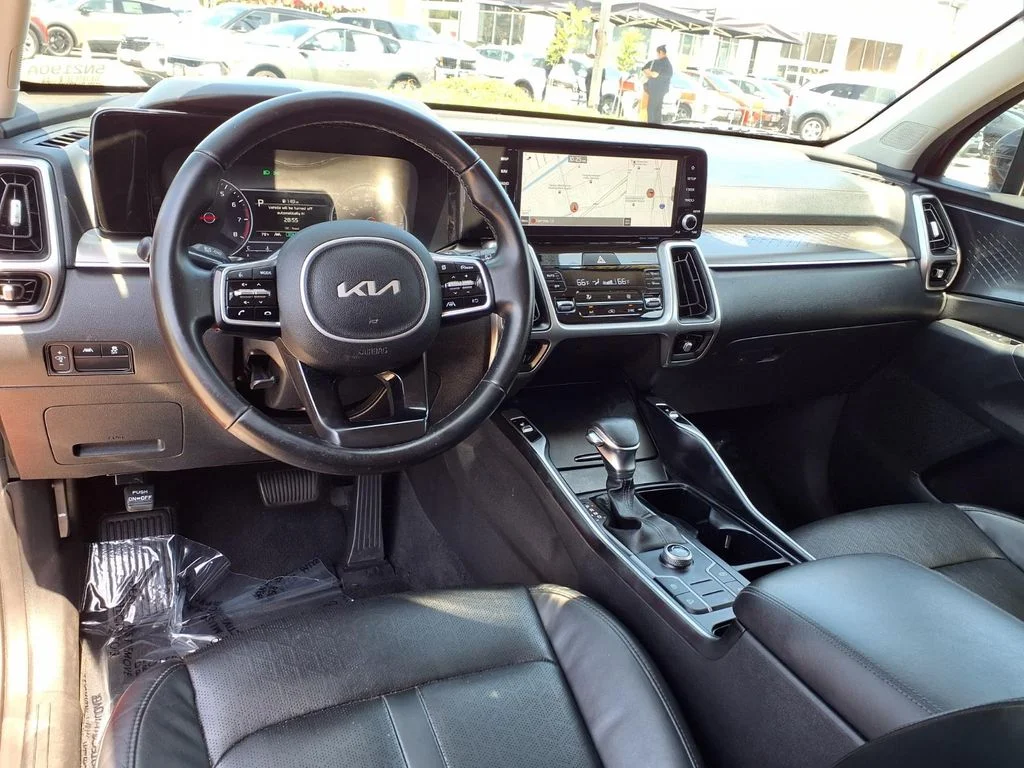 Used 2022 Red Kia S image 14