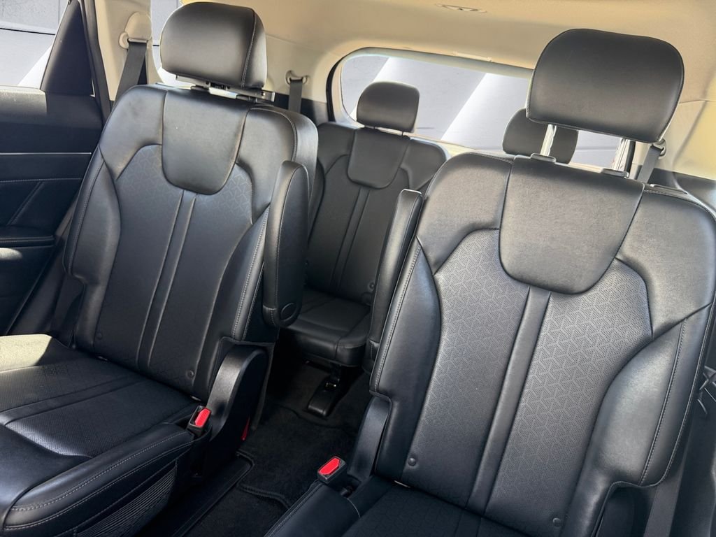 Used 2023 White Kia SX image 18