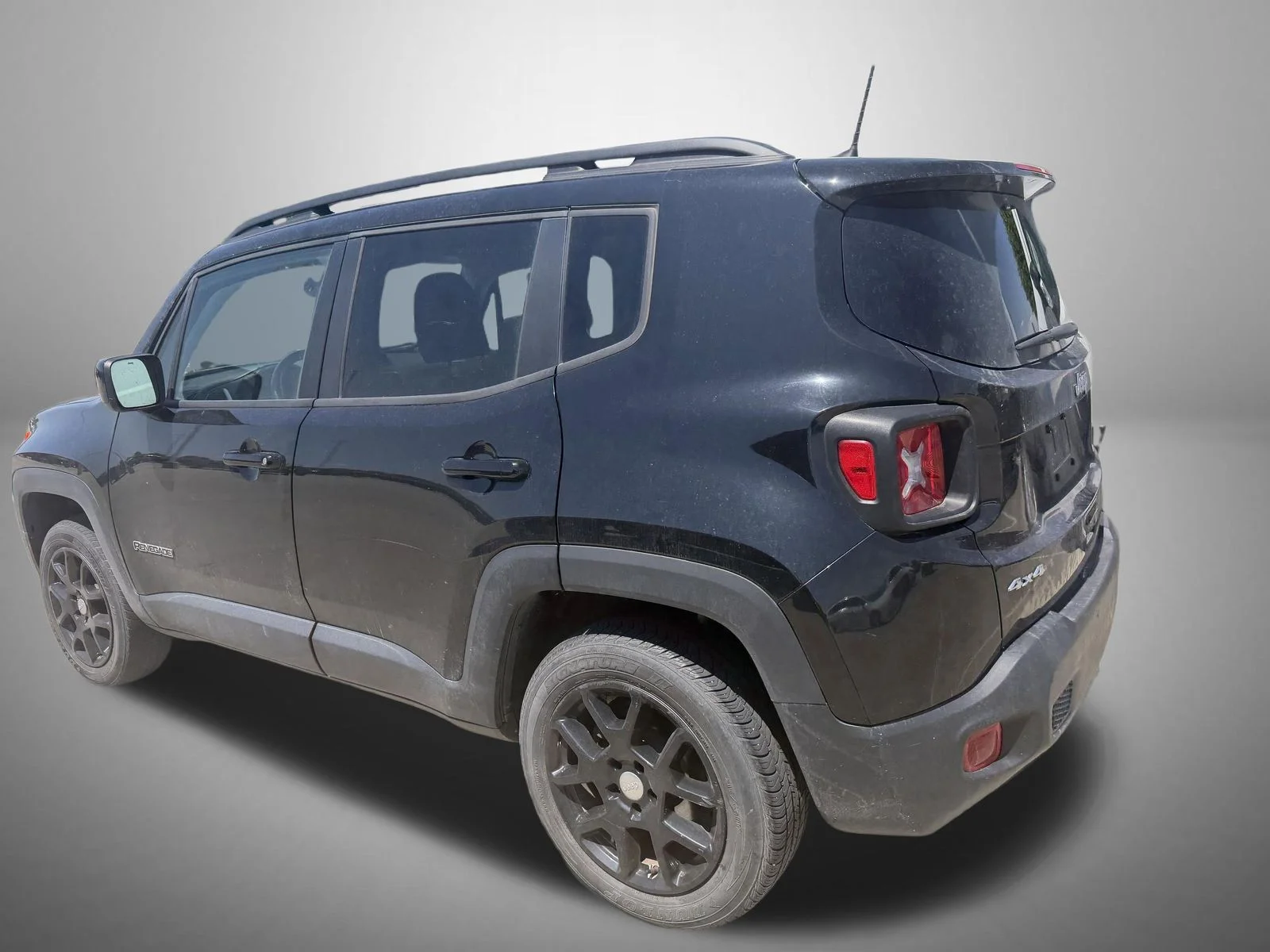 Used 2020 Black Jeep Latitude image 4
