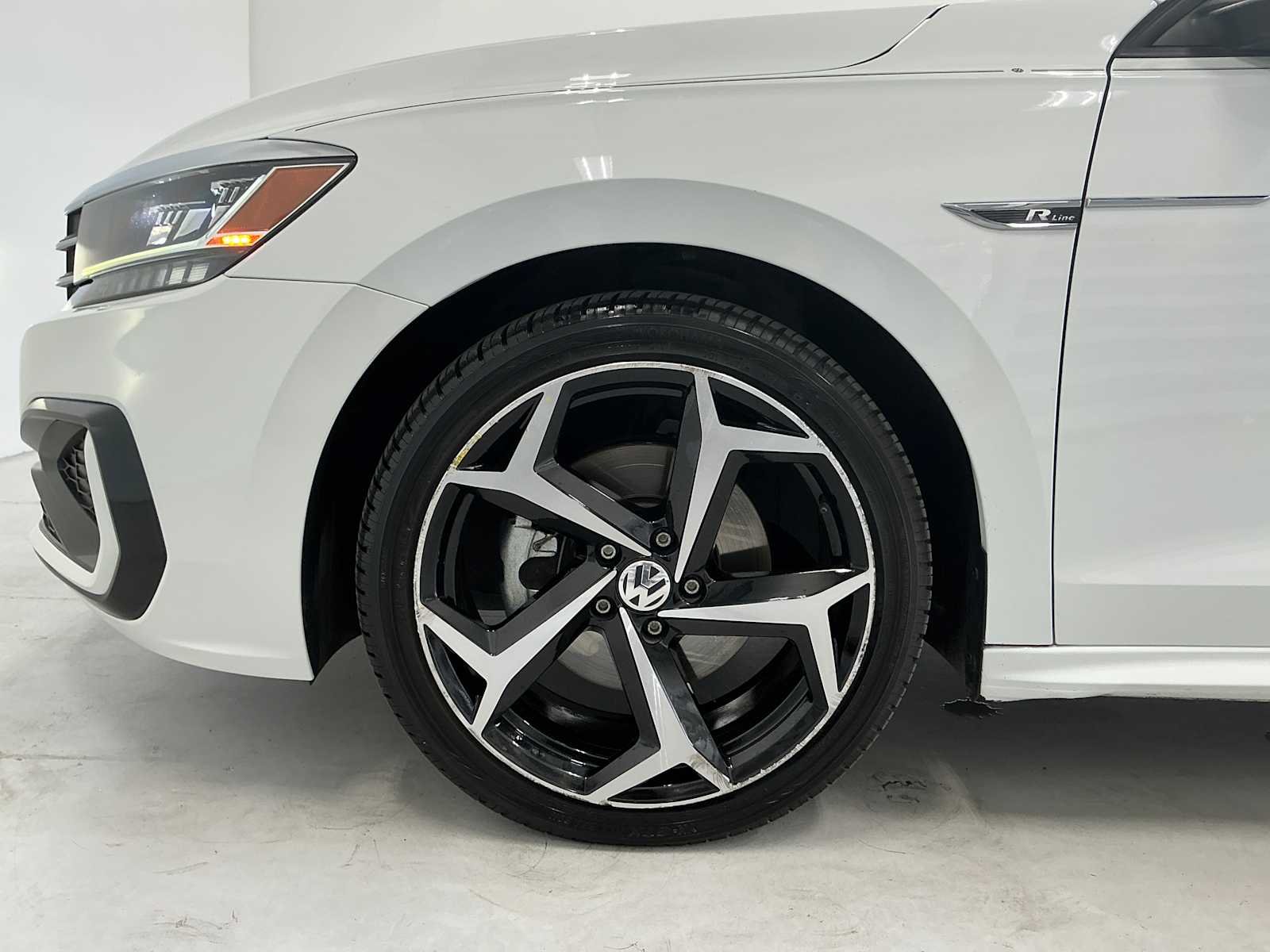 Used 2020 Pure White Volkswagen 2.0T R-Line image 8