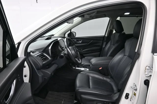 Used 2023 Crystal White Pea Subaru Limited image 10