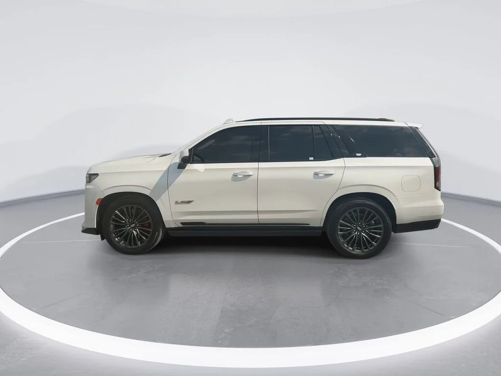 Used 2023 White Cadillac V-Series image 5