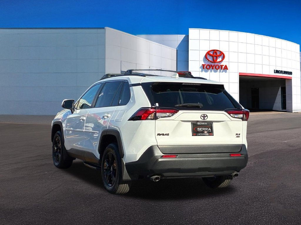 Used 2025 White Toyota XLE image 12