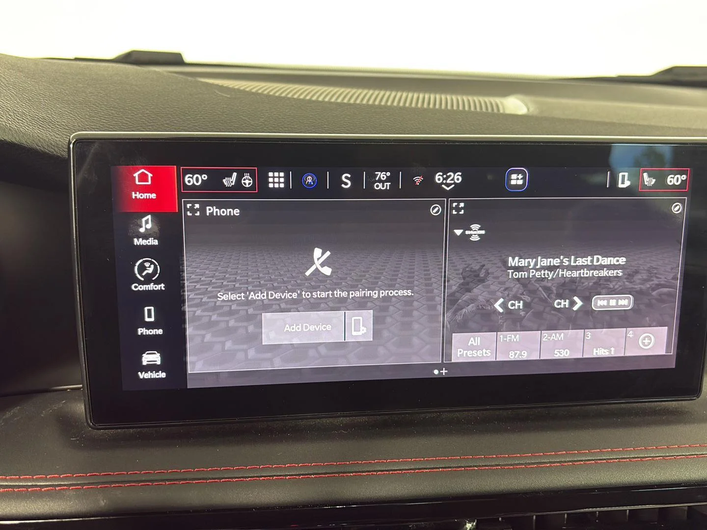 Used 2024 Acapulco Gold Dodge R/T image 28