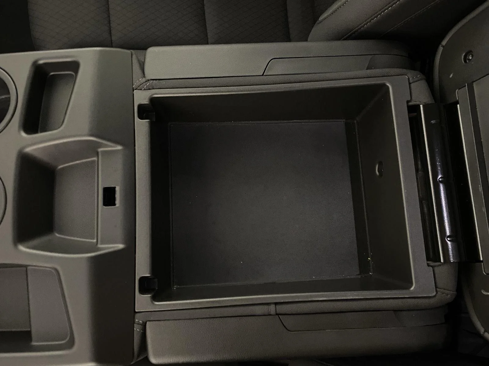 Used 2024 Onyx Black GMC Elevation image 14