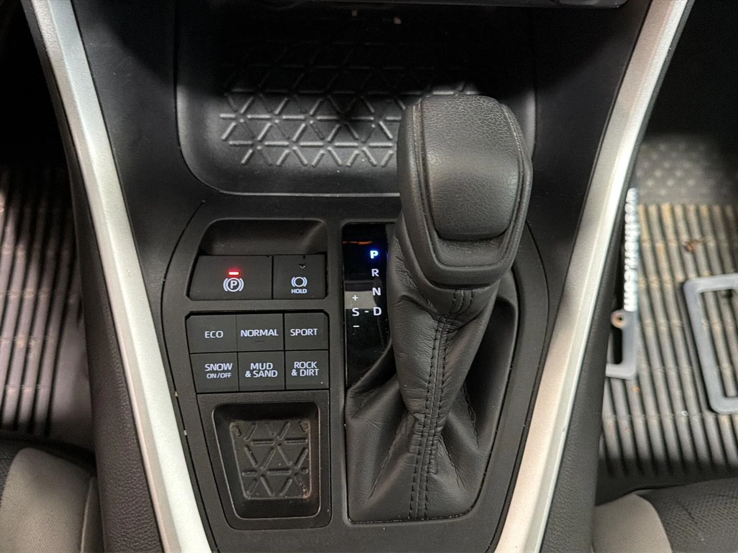 Used 2024 Magnetic Gray Metallic Toyota XLE image 18