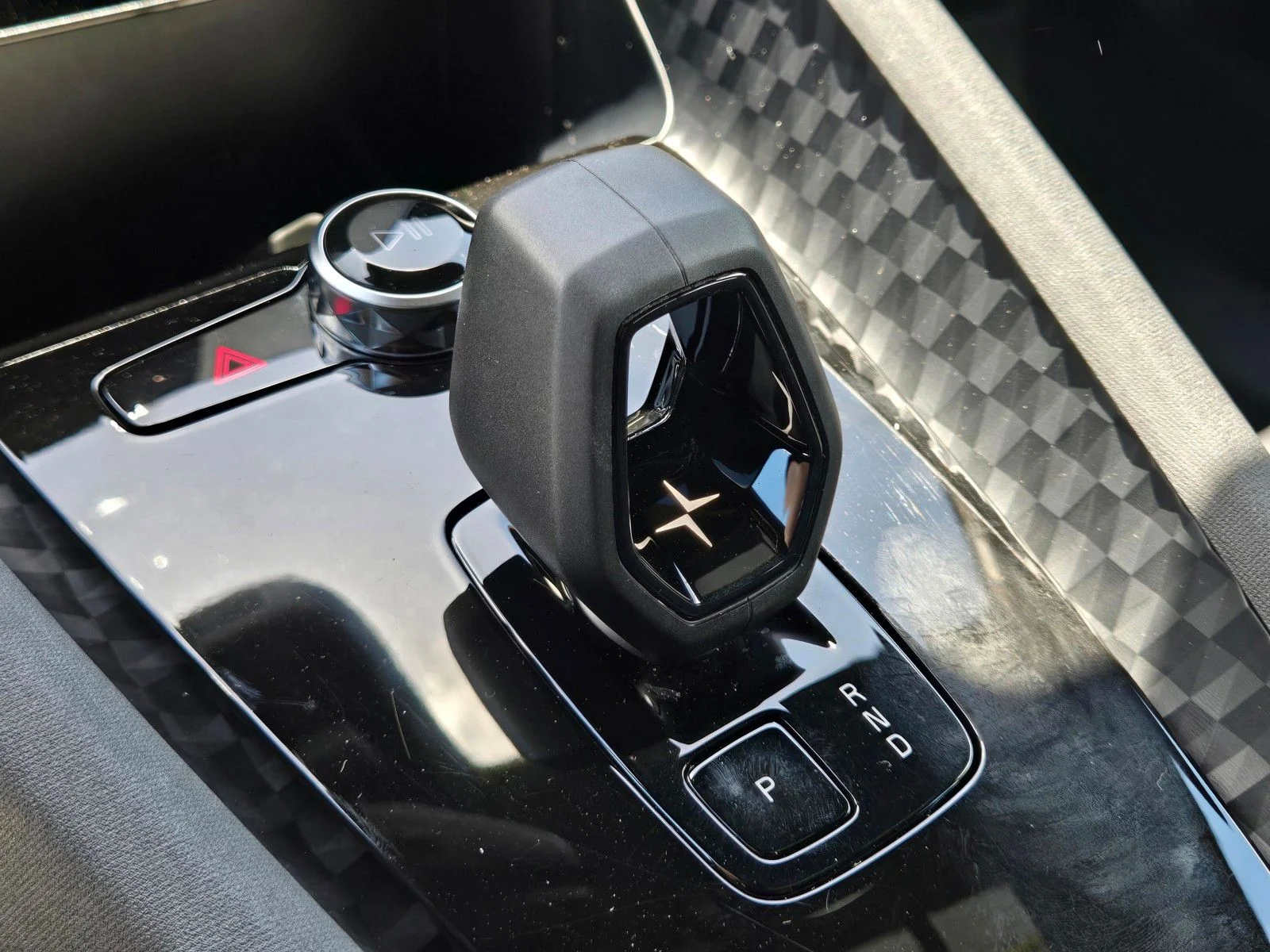 Used 2024 White Polestar Long Range Dual Motor image 20