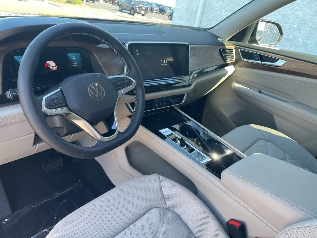 2026 Volkswagen Atlas SE w/Tech - Photo 8