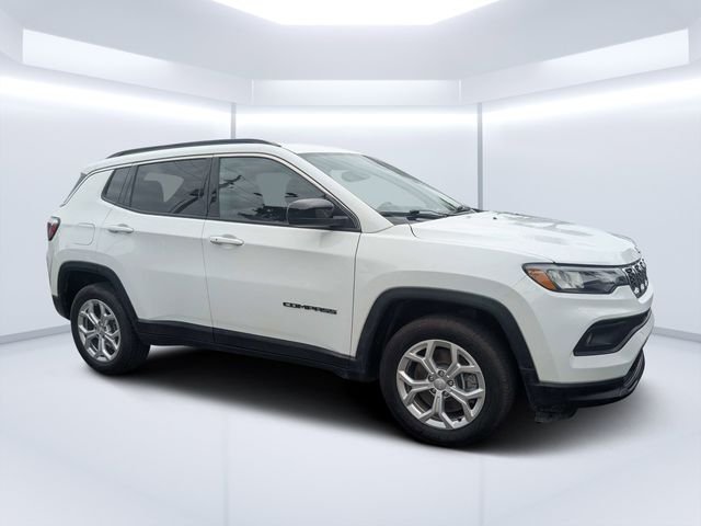 Used 2024 White Jeep Latitude image 2