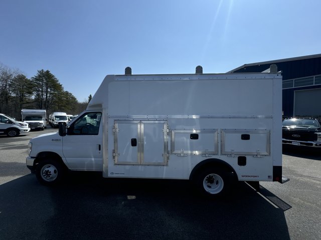 2026 Ford Econoline Cutaway E-450 DRW