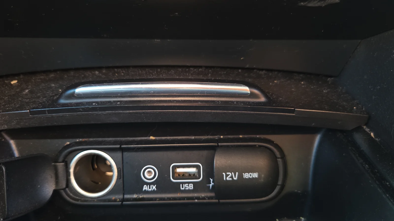 Used 2018 Purple Kia LX image 27