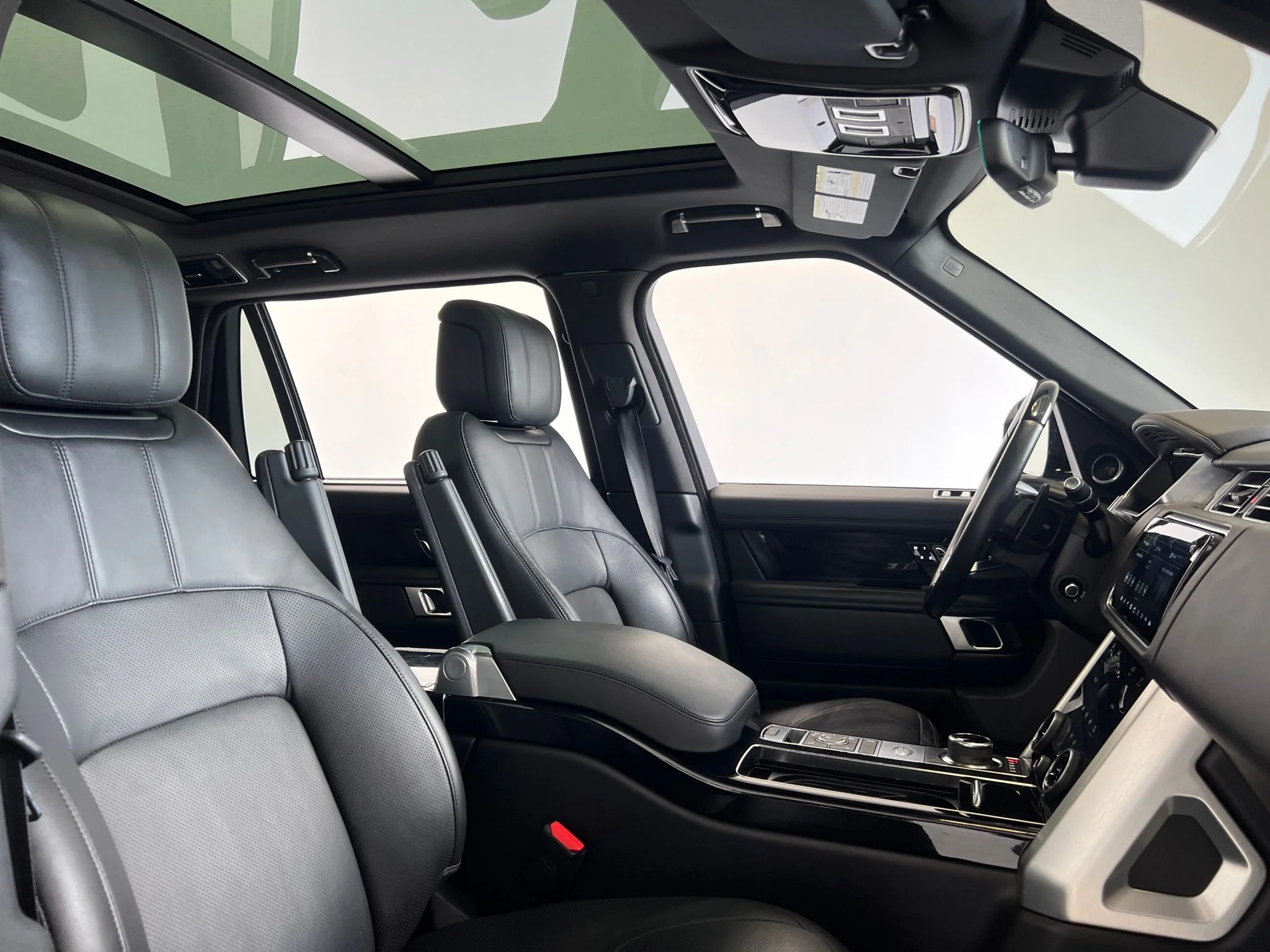 Used 2022 Gray Land Rover Westminster image 24