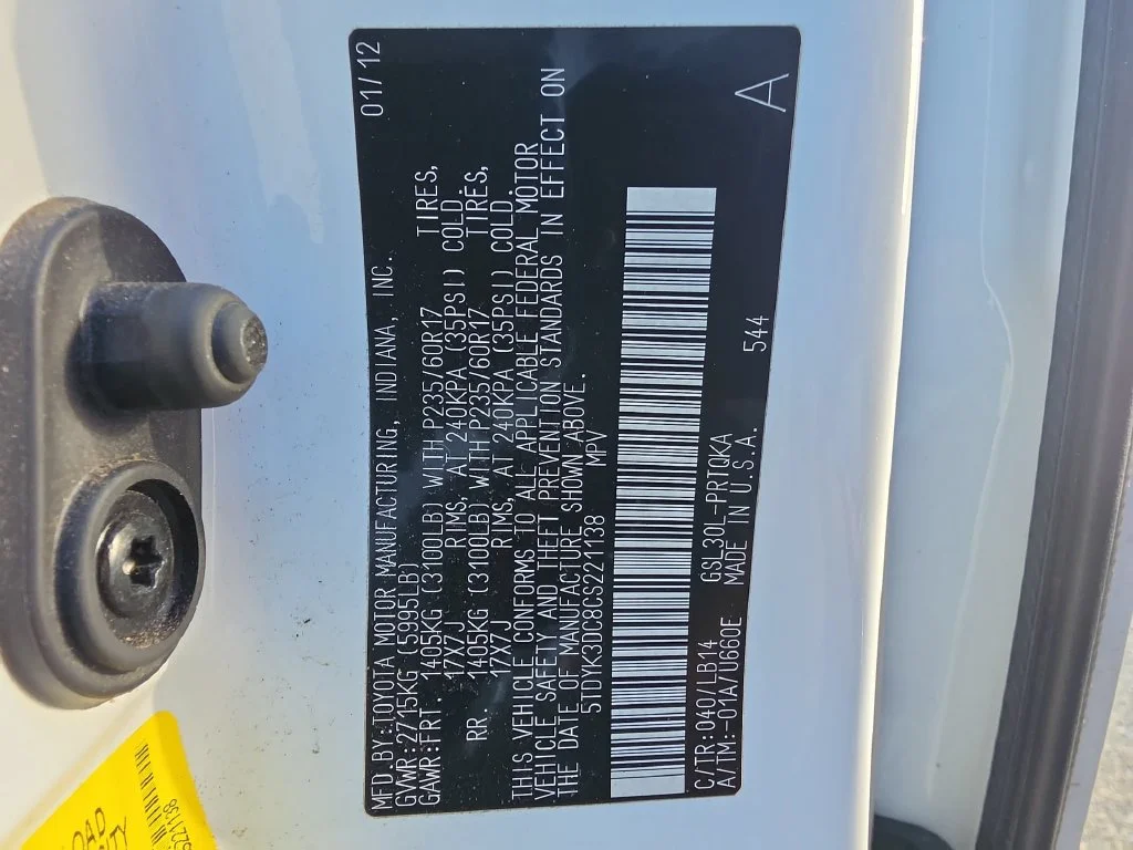 Used 2012 White Toyota XLE image 15